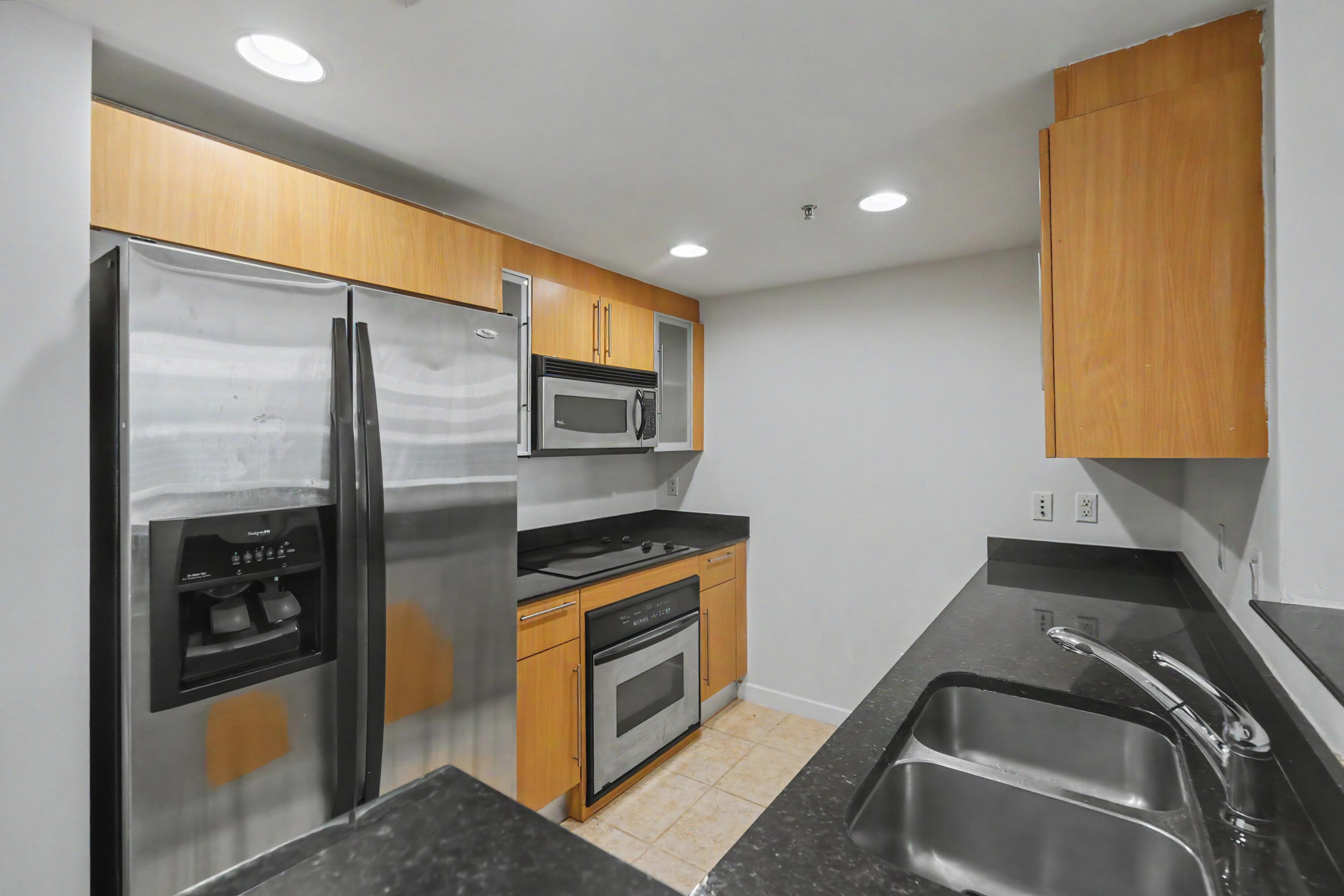 335 S Biscayne Boulevard 1002 Property Photo 5