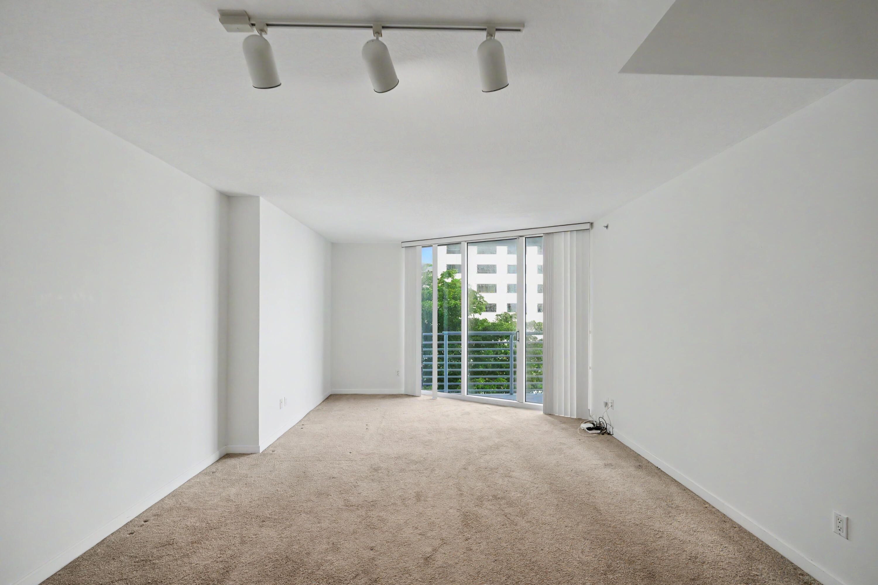 335 S Biscayne Boulevard 1002 Property Photo 9