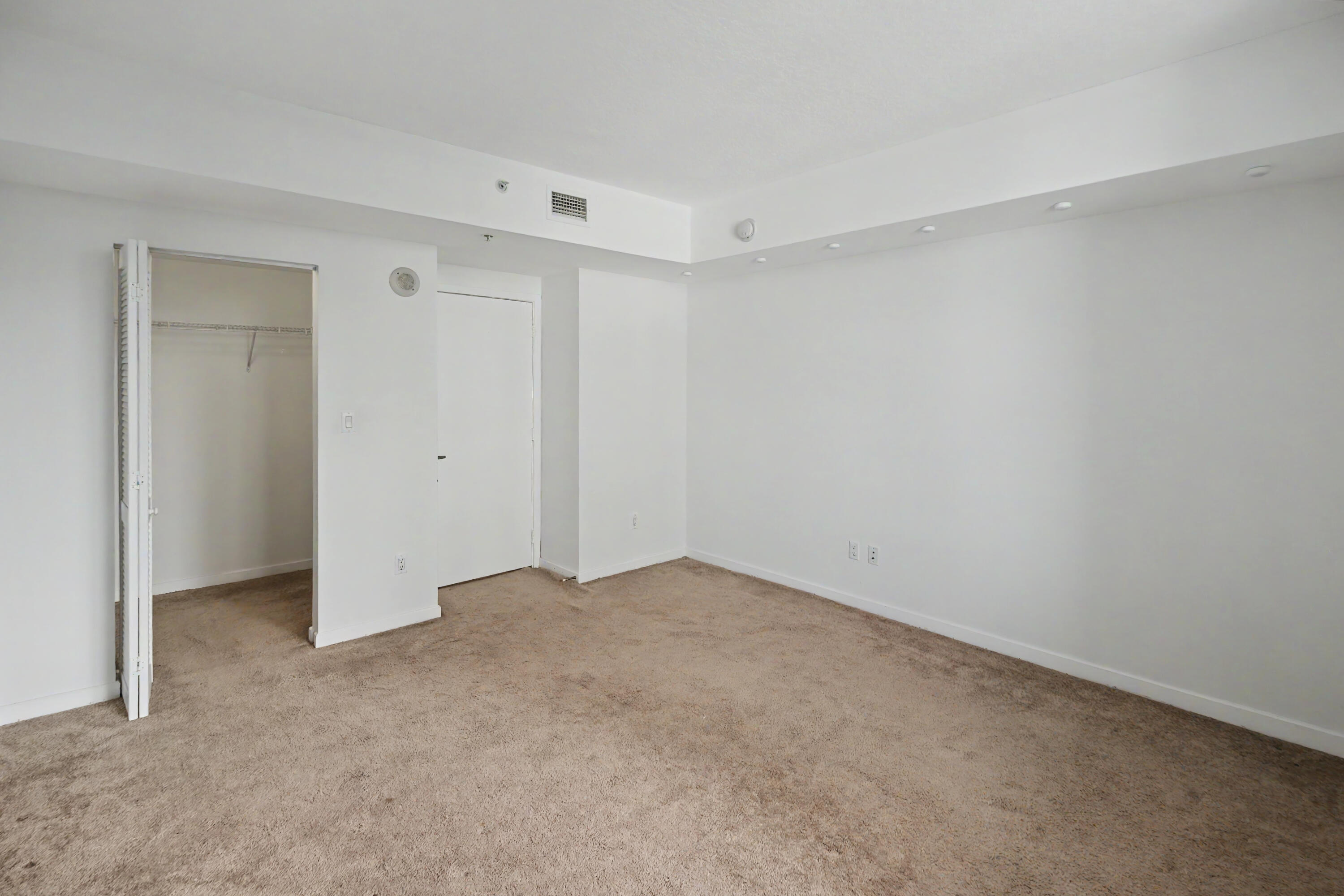 335 S Biscayne Boulevard 1002 Property Photo 14