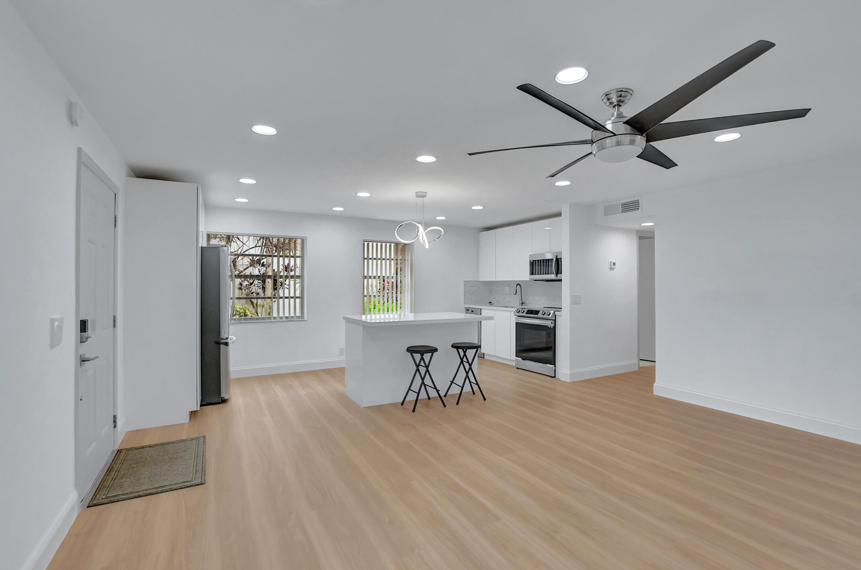 972 Normandy U Property Photo 9