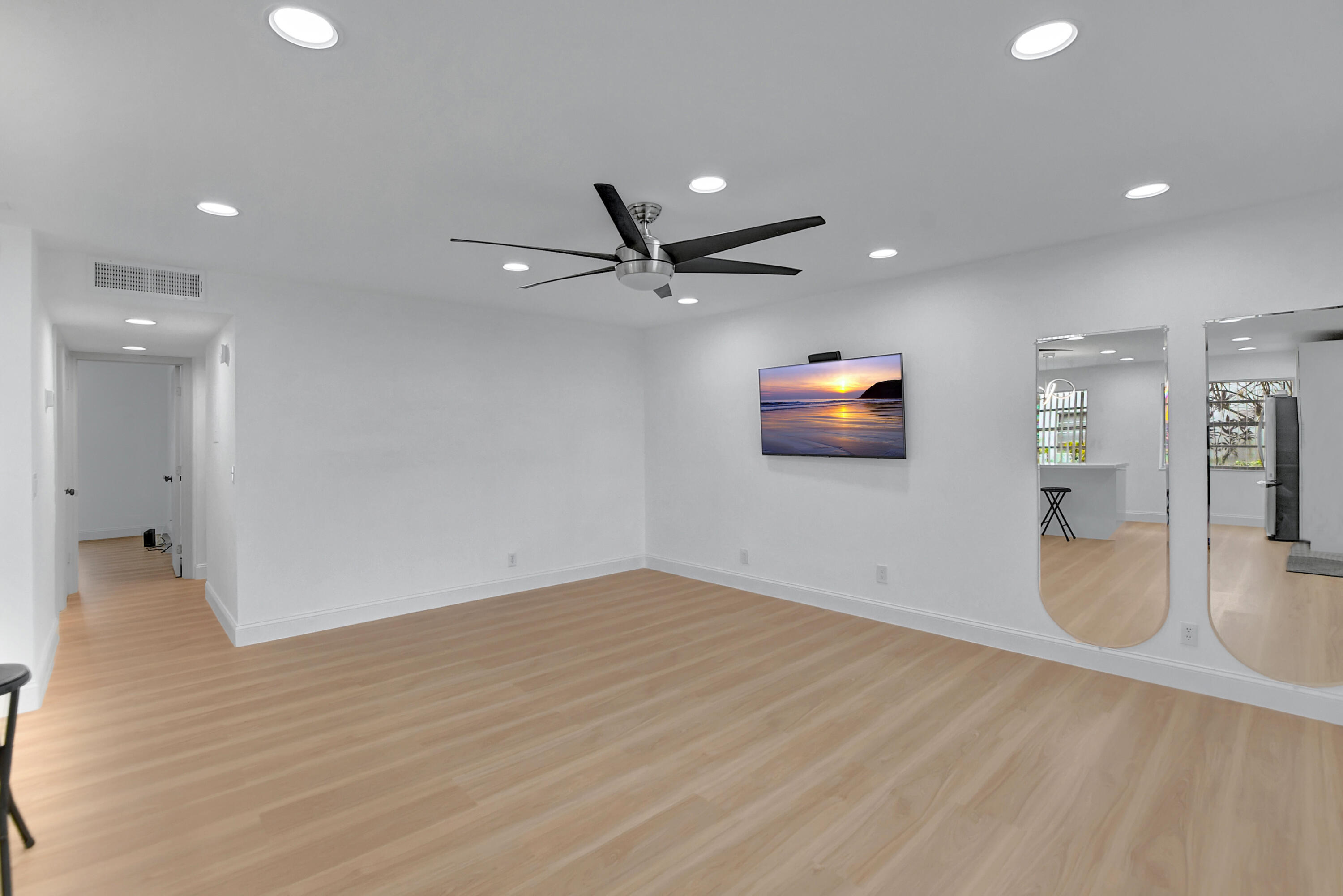 972 Normandy U Property Photo 10