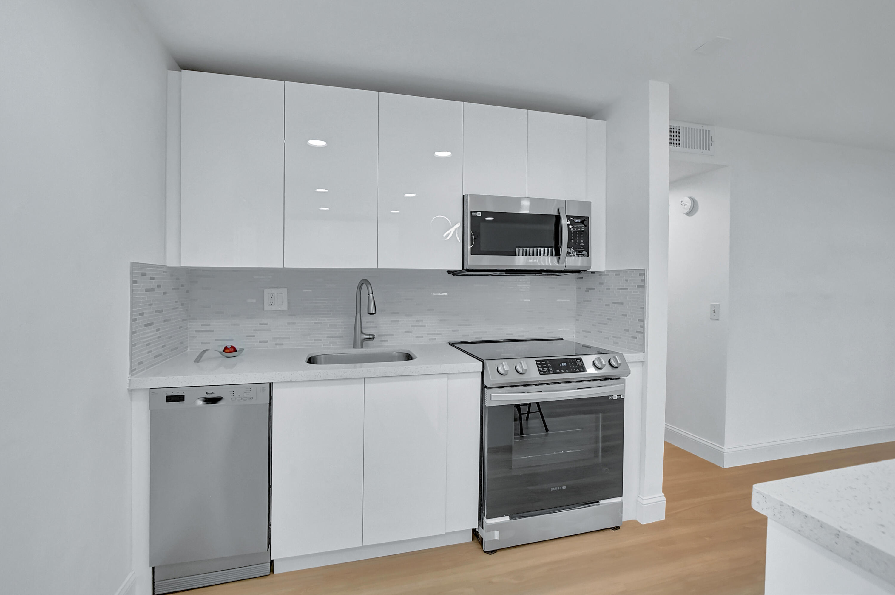 972 Normandy U Property Photo 14