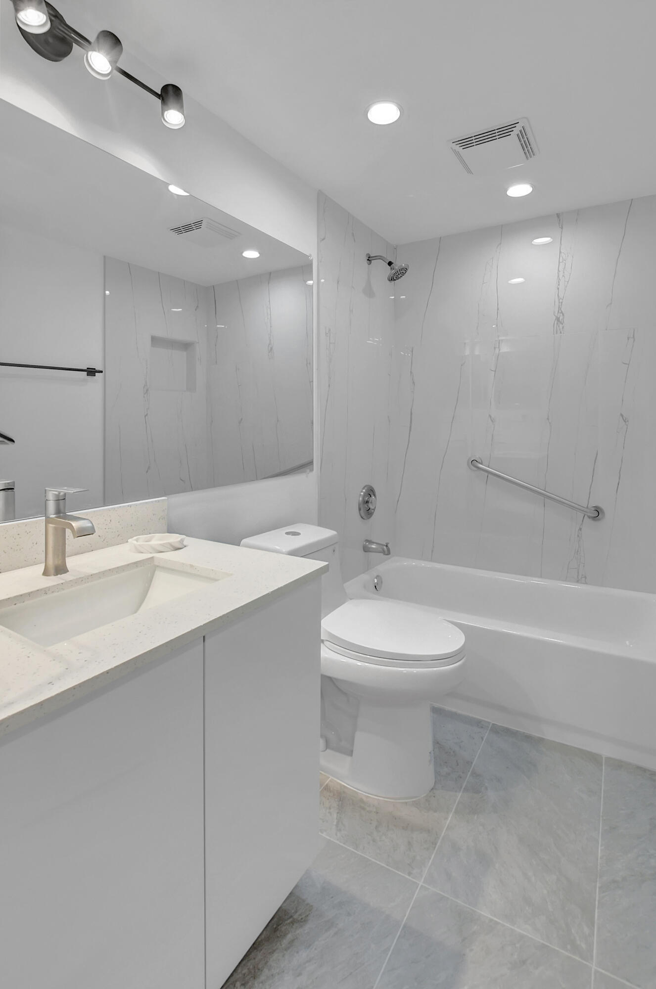 972 Normandy U Property Photo 17