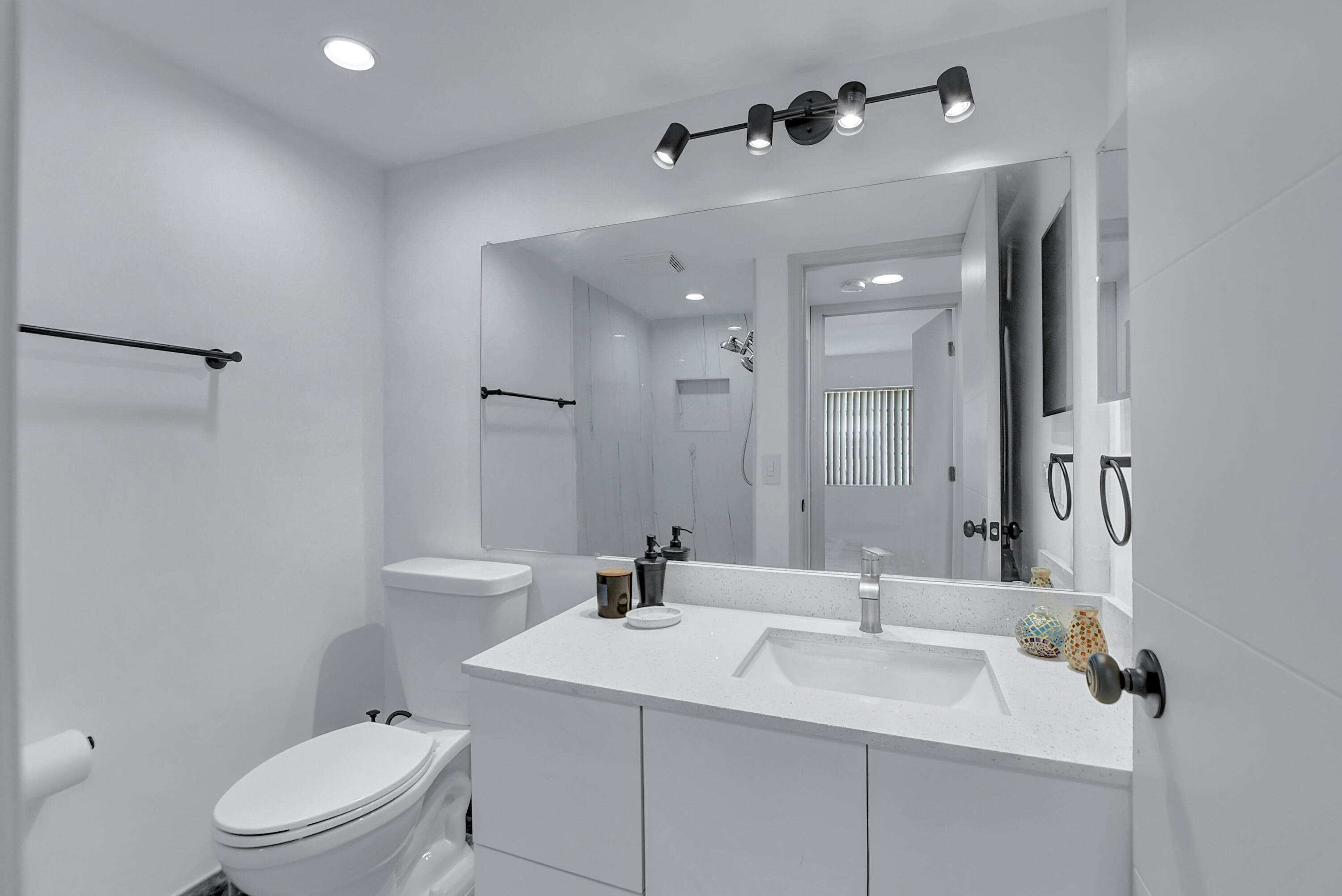972 Normandy U Property Photo 20