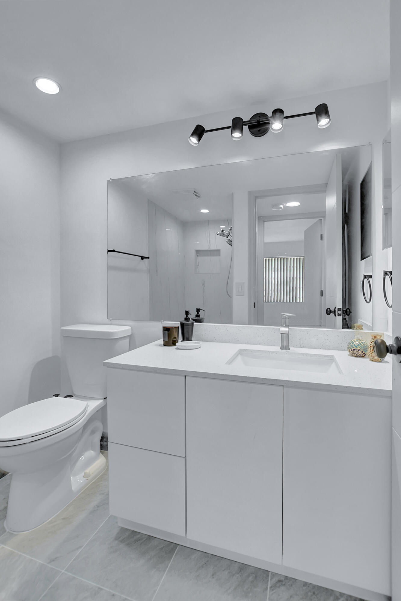 972 Normandy U Property Photo 21