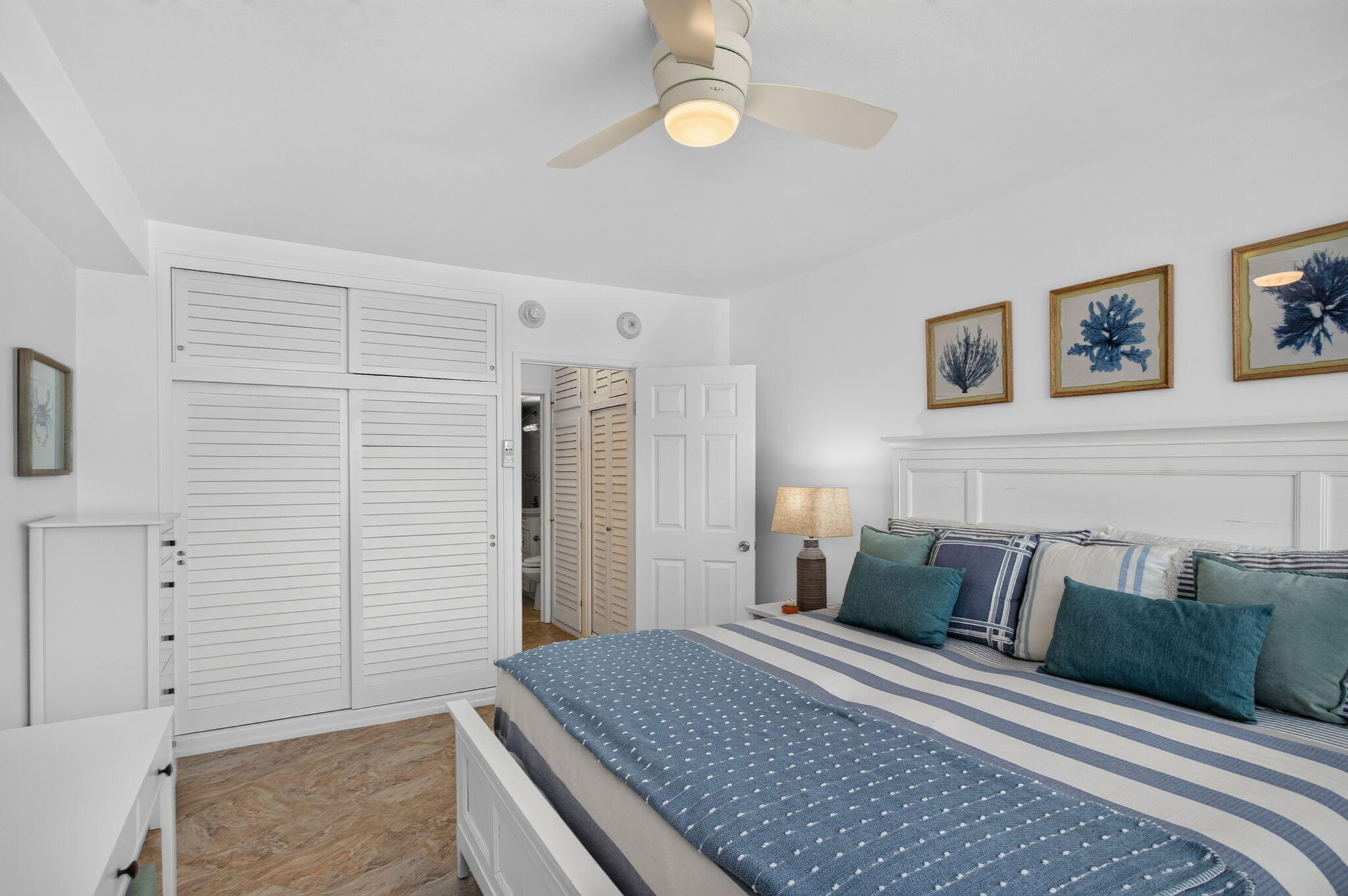 1920 S Ocean Drive 708 Property Photo 17