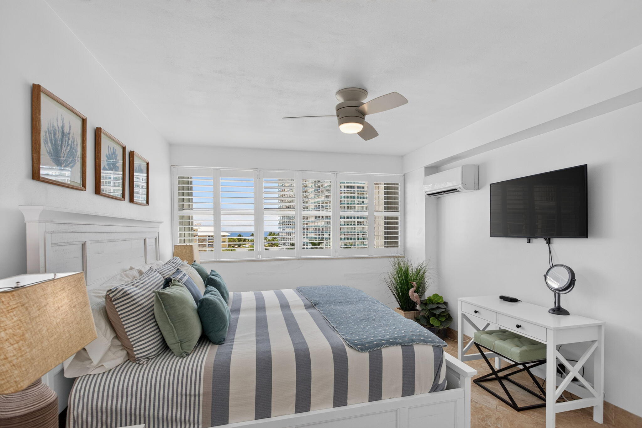 1920 S Ocean Drive 708 Property Photo 18