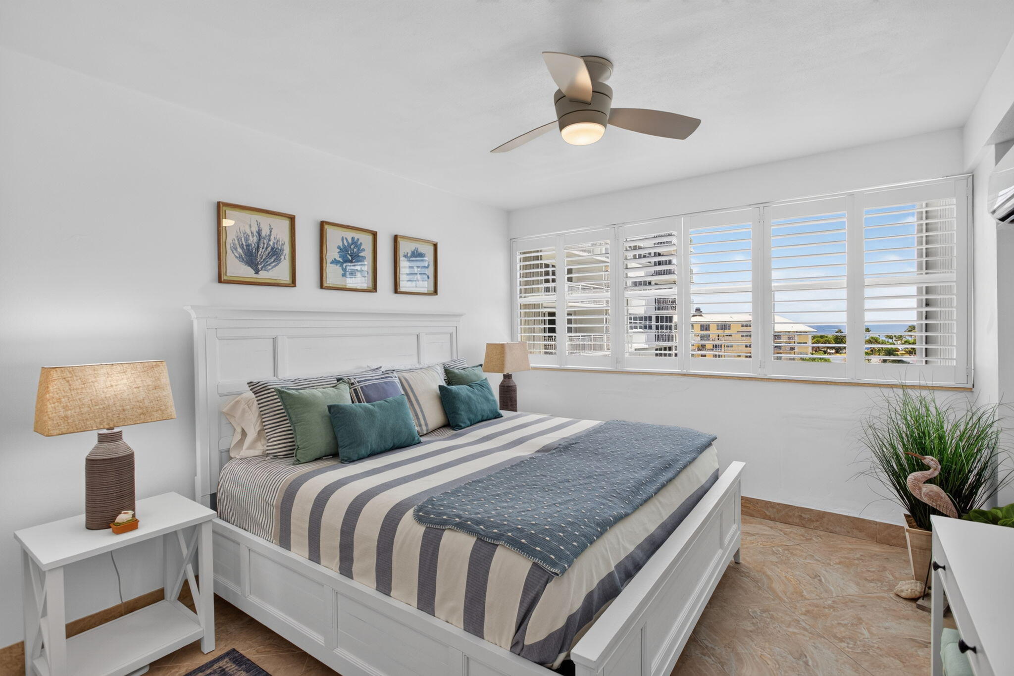 1920 S Ocean Drive 708 Property Photo 19