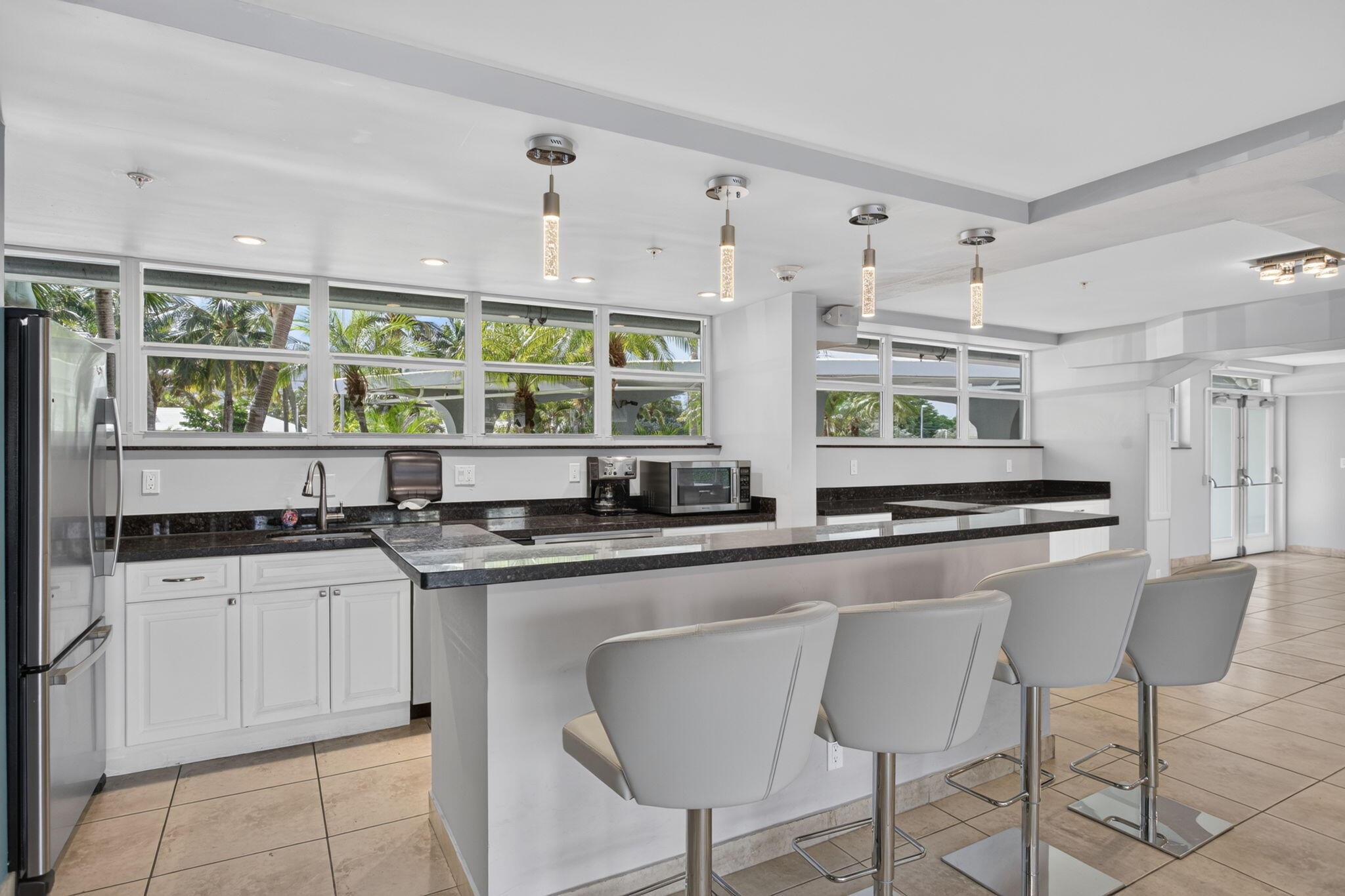 1920 S Ocean Drive 708 Property Photo 24