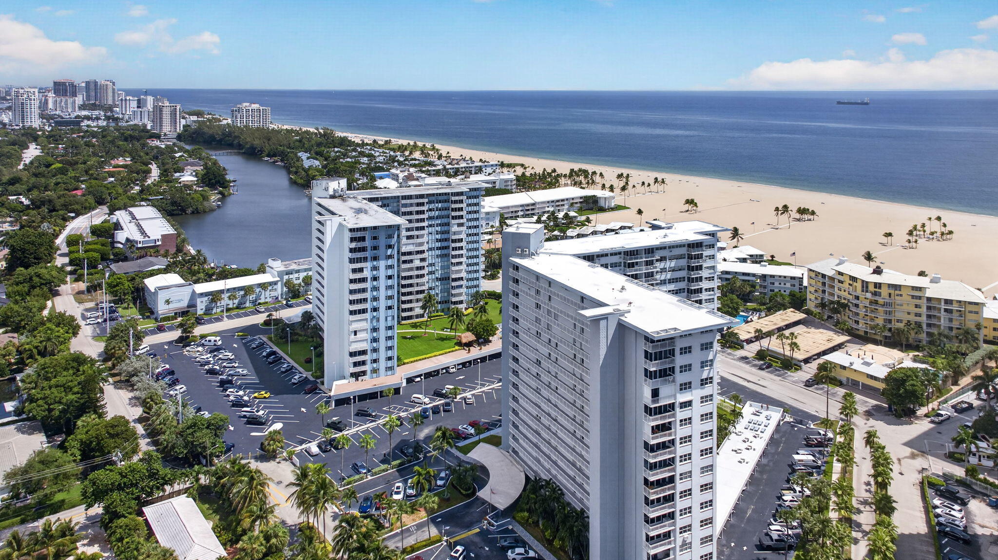 1920 S Ocean Drive 708 Property Photo 31