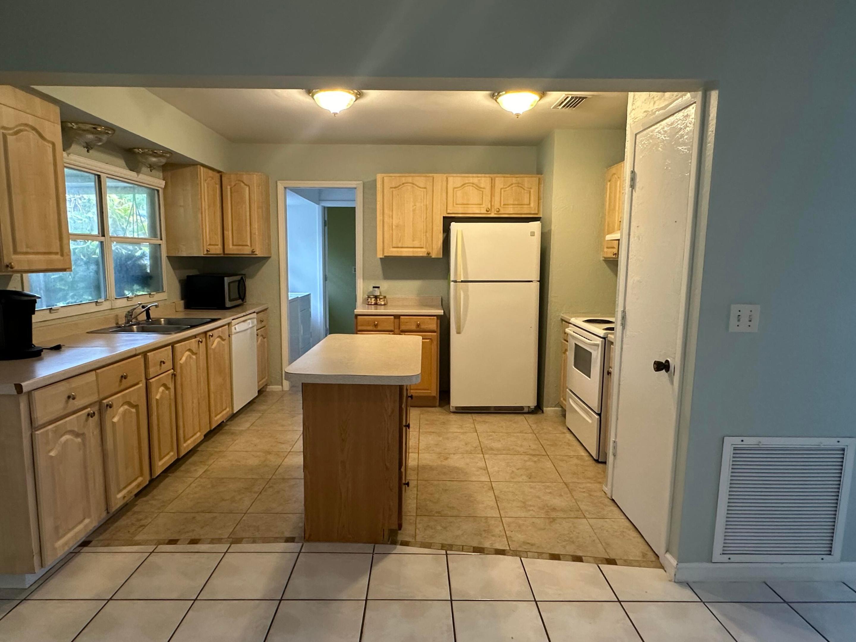 258 Sw Bridgeport Drive Property Photo 17