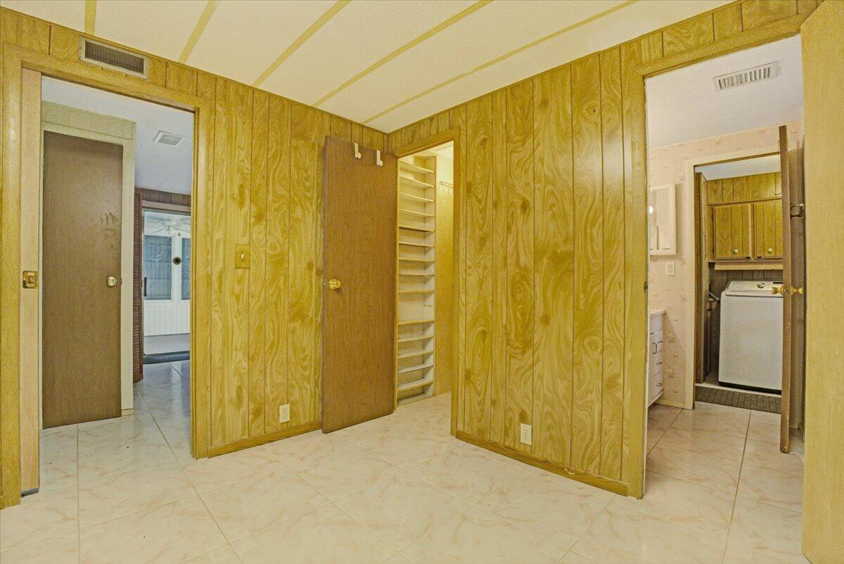 109 Nw 51st Street Property Photo 26
