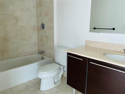 1900 N Bayshore Drive 1705 Property Photo 4