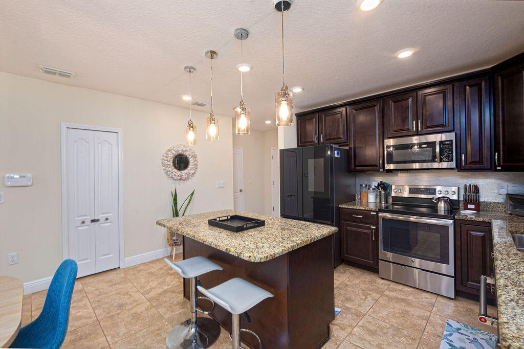 971 Sw Jasper Avenue Property Photo 11