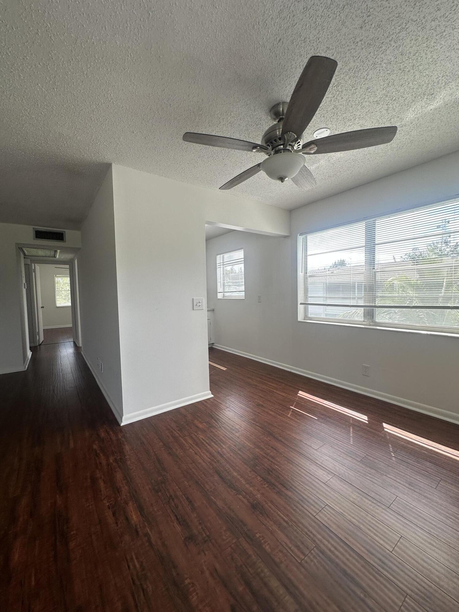 195 Windsor I Property Photo 9