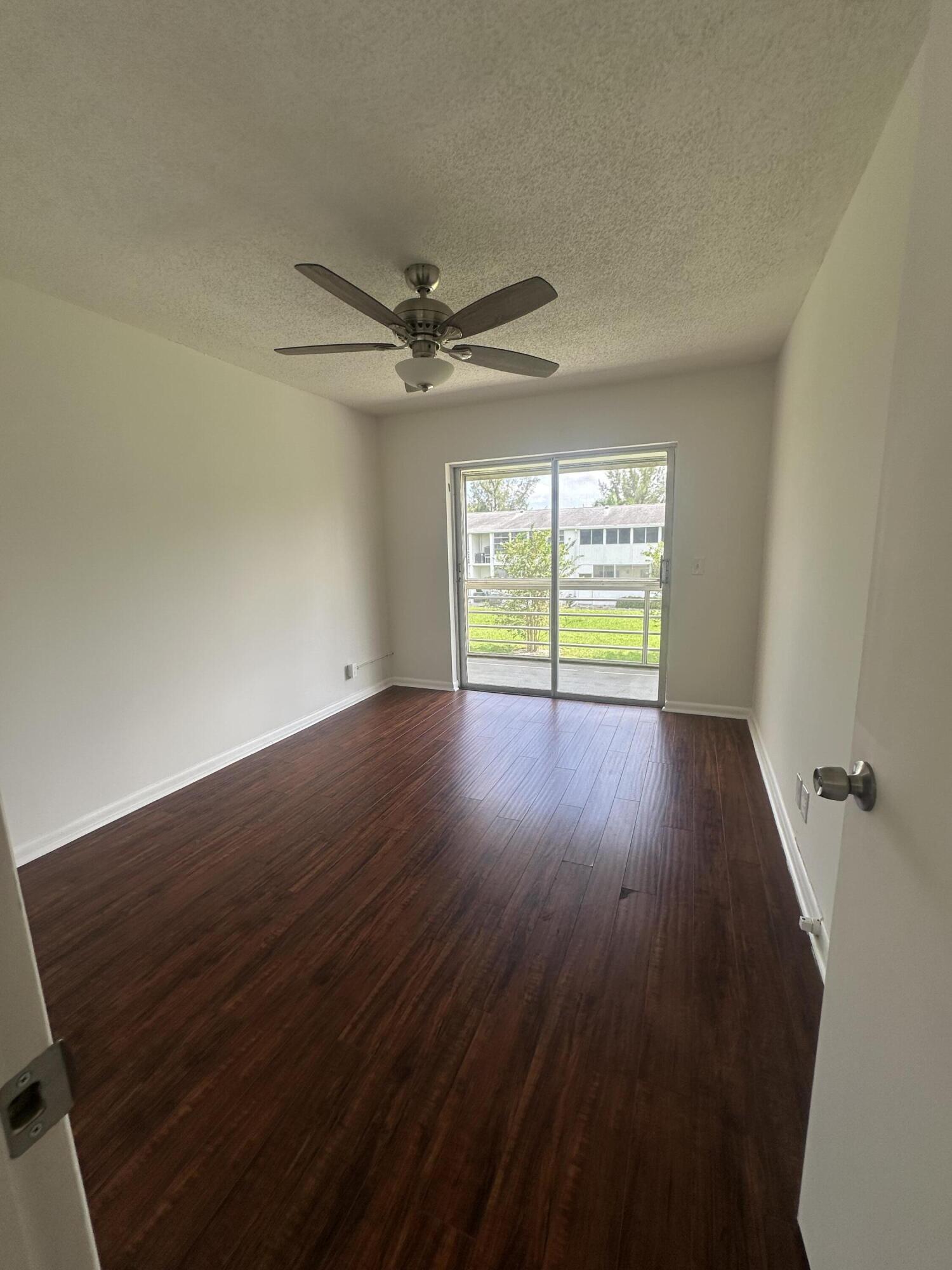 195 Windsor I Property Photo 13