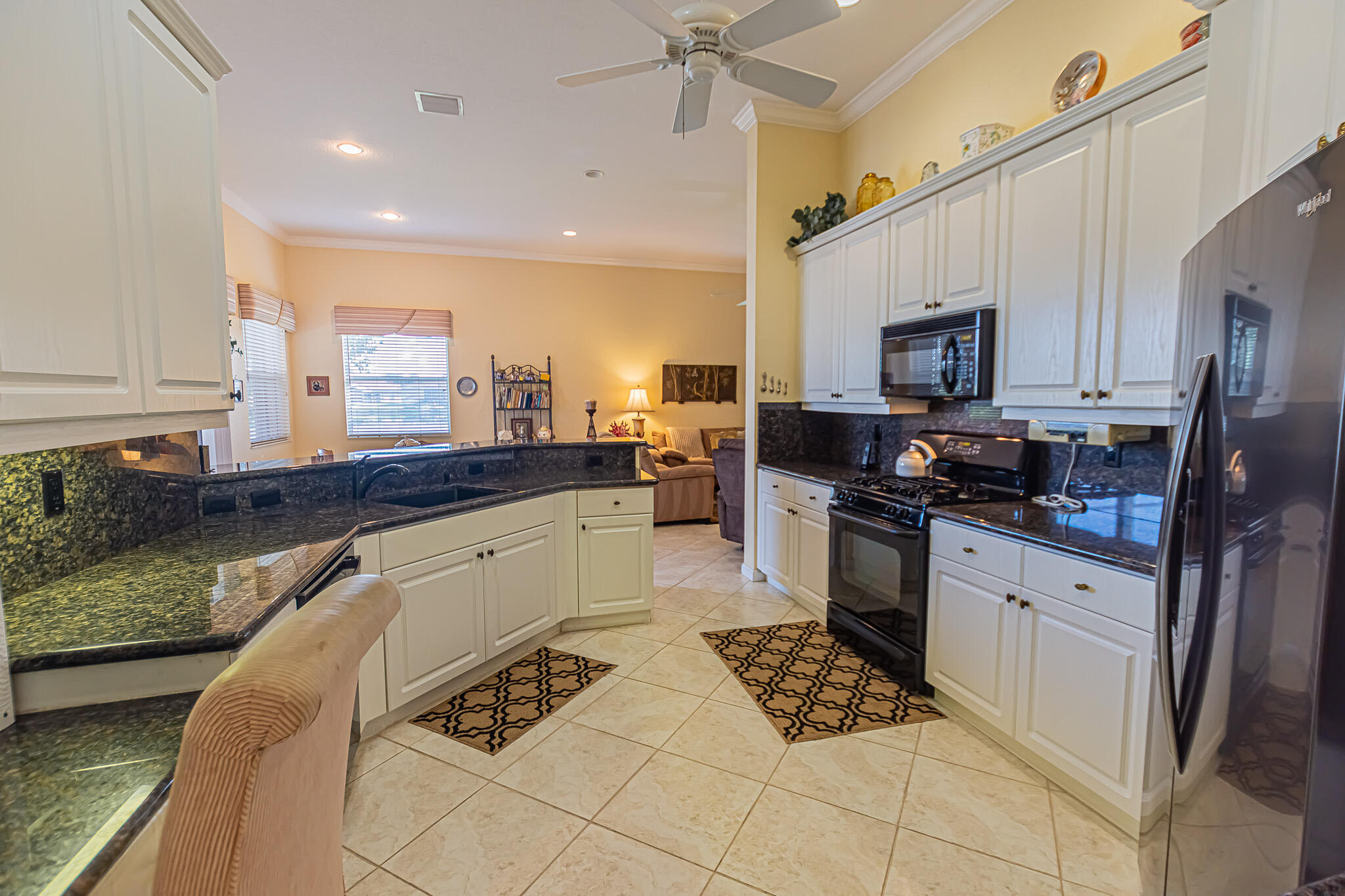 468 Nw Blue Lake Drive Property Photo 6