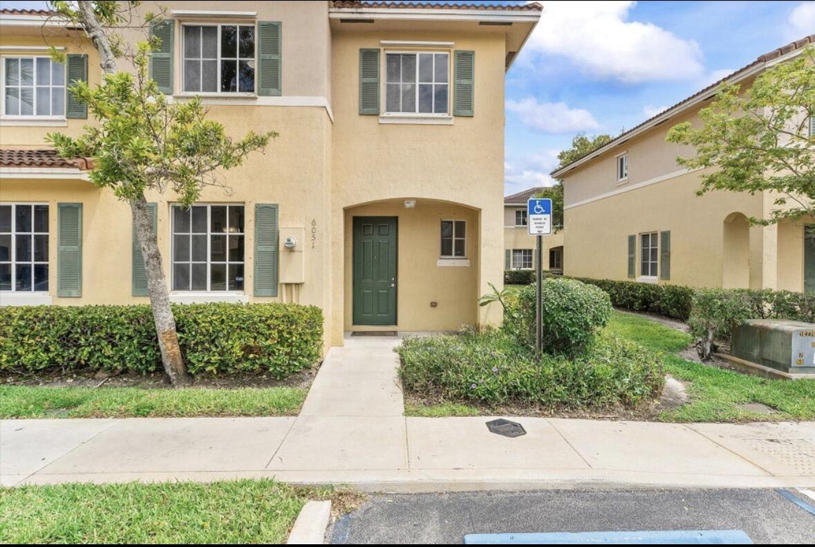 6051 Sw 19th Court Property Photo 1