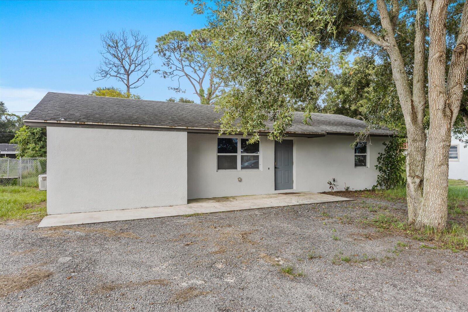 3031 Nw 2nd Street Property Photo 2