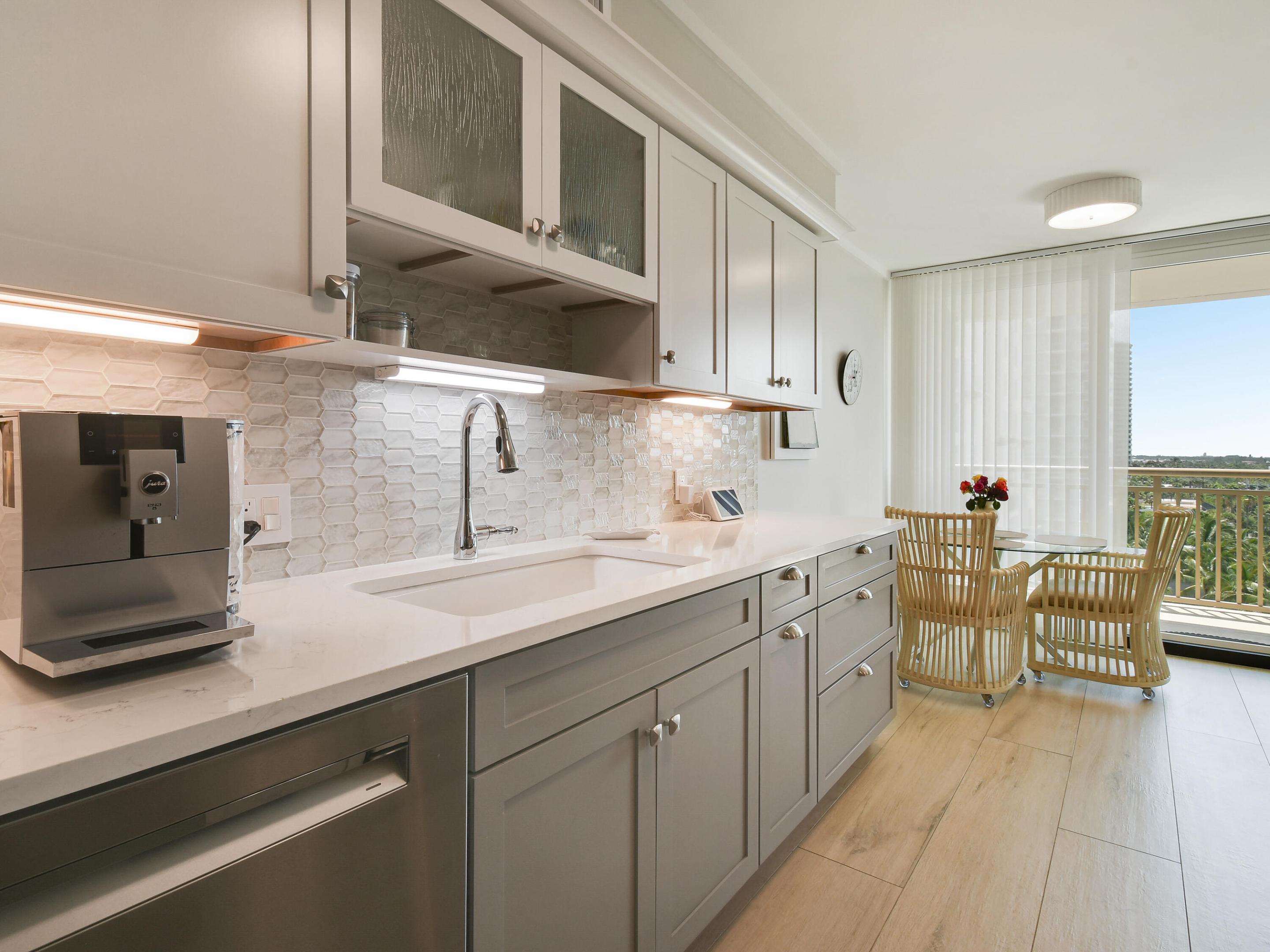 3400 N Ocean Drive 908 Property Photo 4