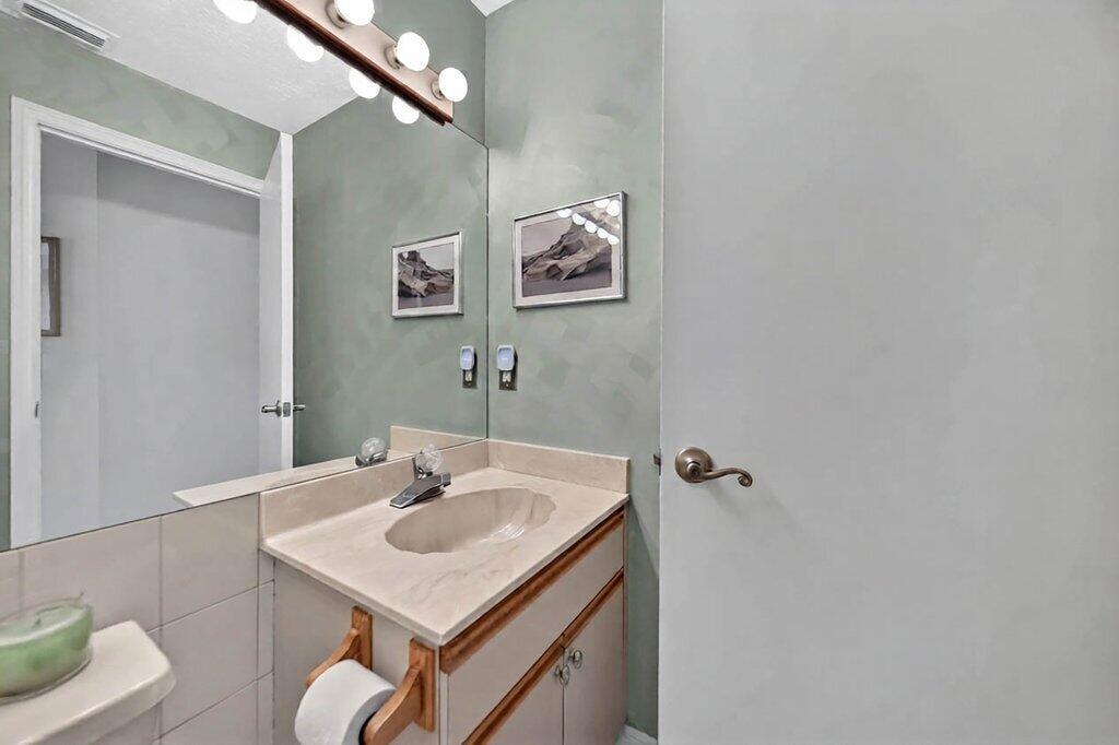 4842 Sw Bimini Circle N Property Photo 23