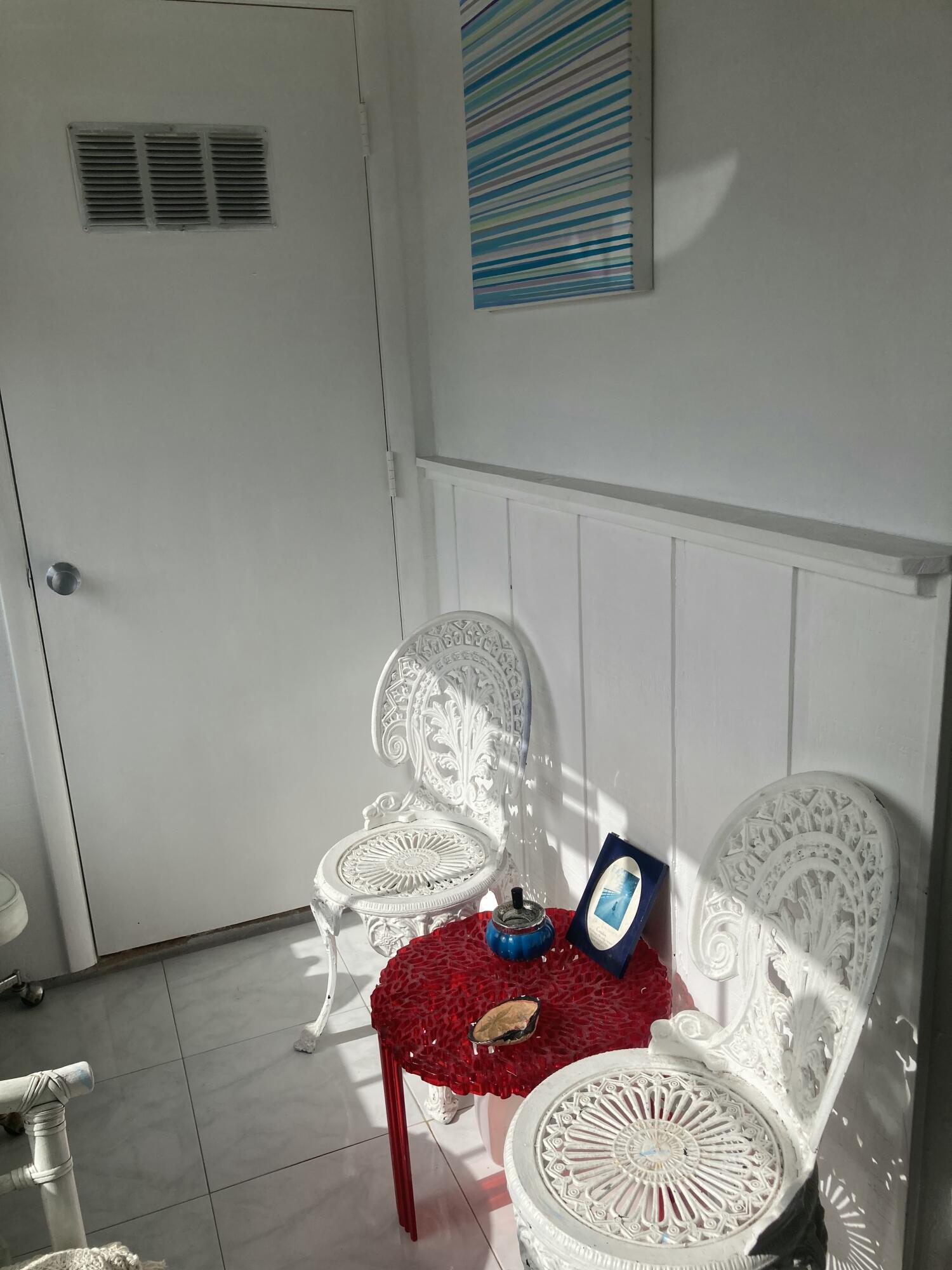 224 Burgundy E Property Photo 10