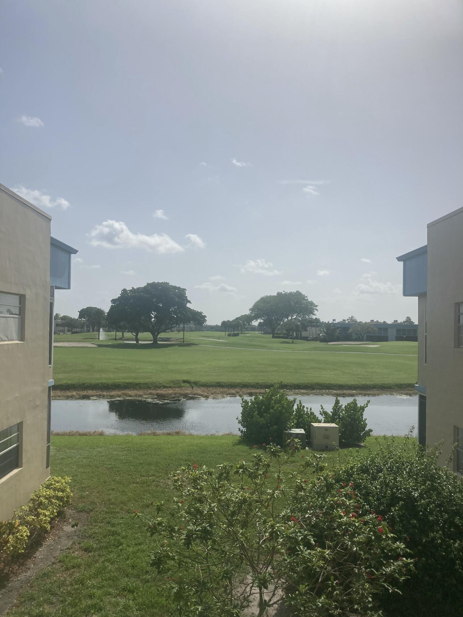 224 Burgundy E Property Photo 13