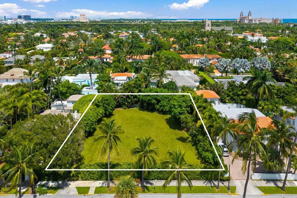 243 Seaspray Avenue Property Photo 1