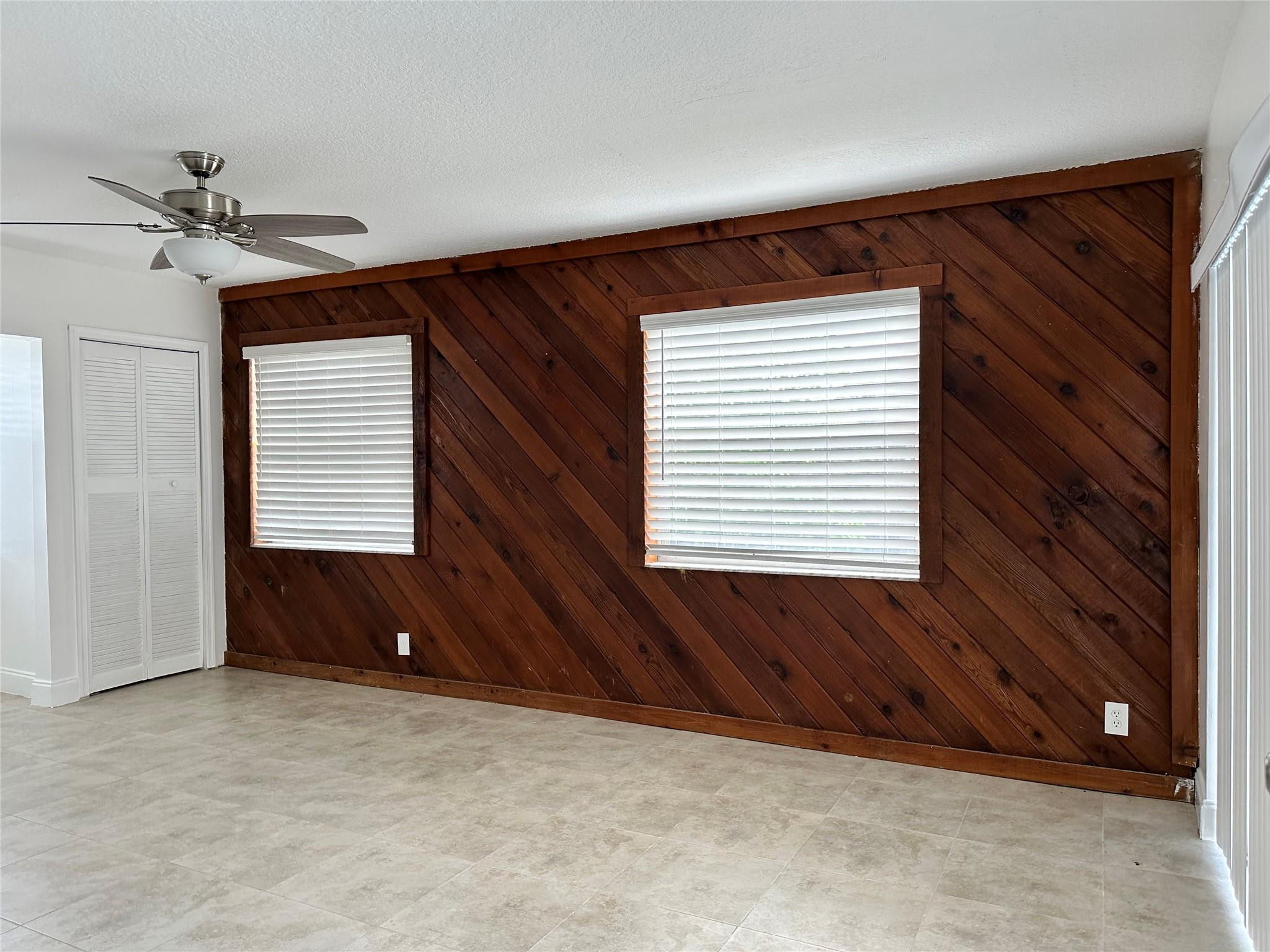 1905 Sw 86th Avenue Property Photo 9