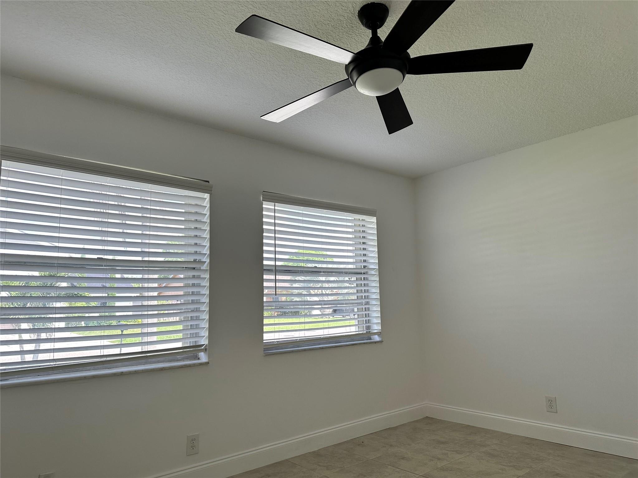 1905 Sw 86th Avenue Property Photo 11