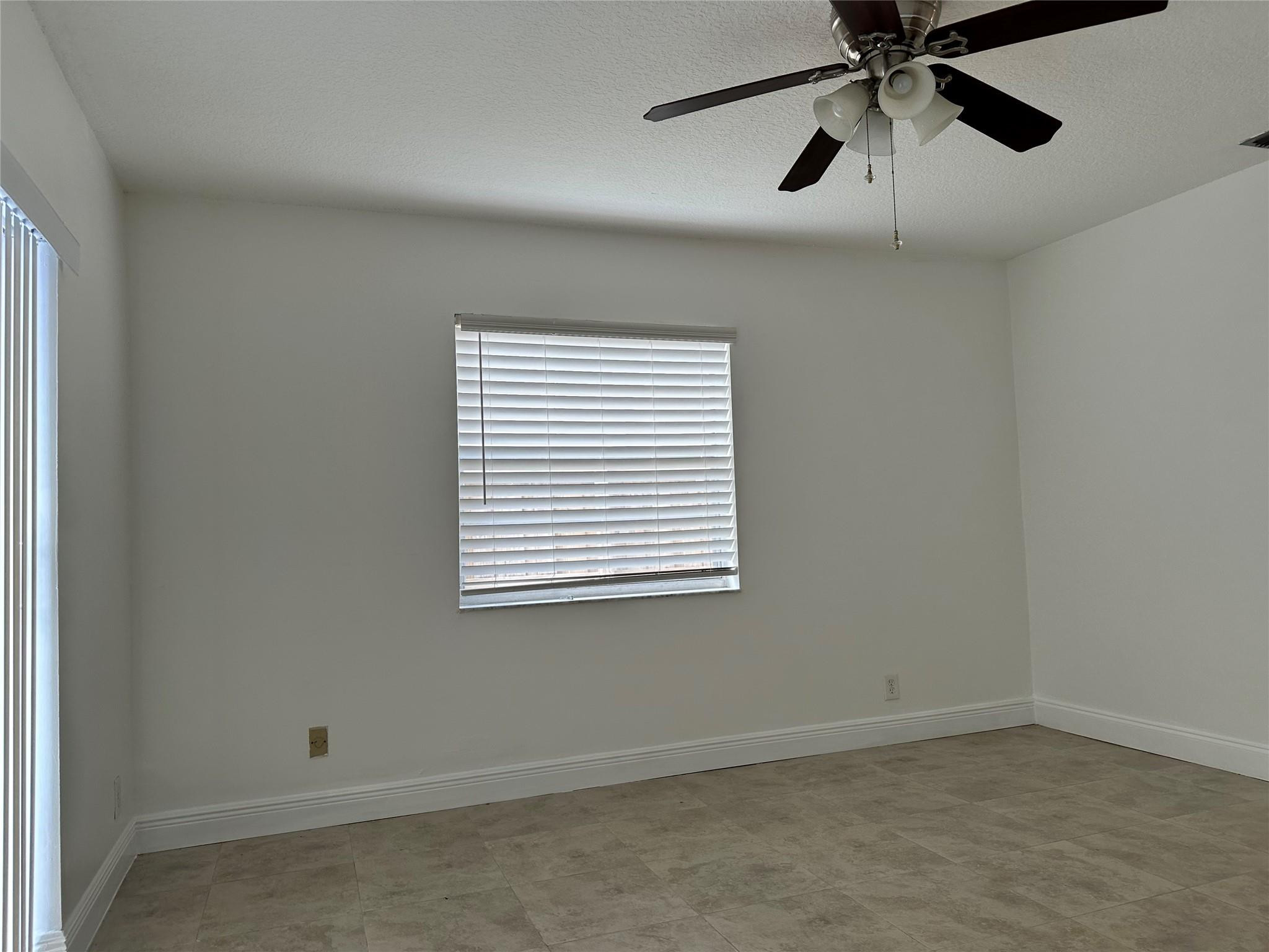 1905 Sw 86th Avenue Property Photo 17