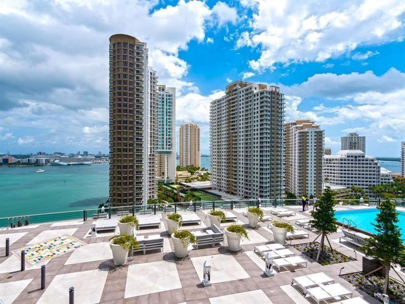 465 Brickell Avenue 1806 Property Photo 3