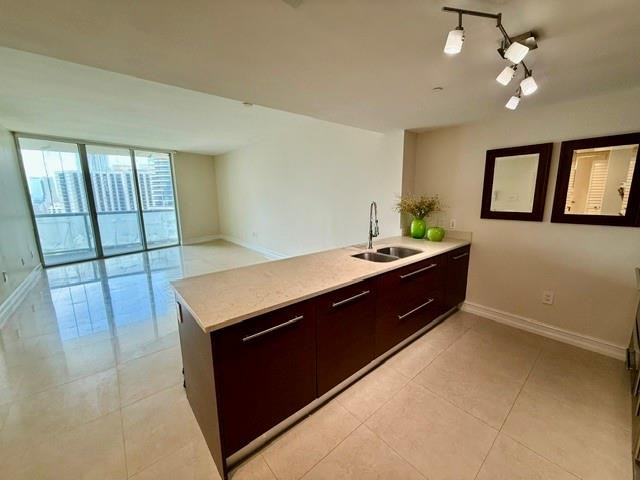 465 Brickell Avenue 1806 Property Photo 4