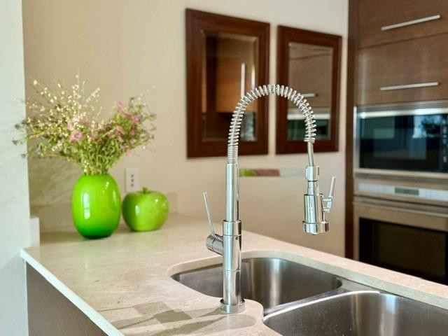 465 Brickell Avenue 1806 Property Photo 12