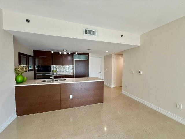 465 Brickell Avenue 1806 Property Photo 17