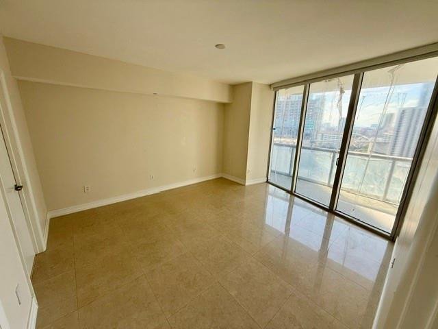 465 Brickell Avenue 1806 Property Photo 33