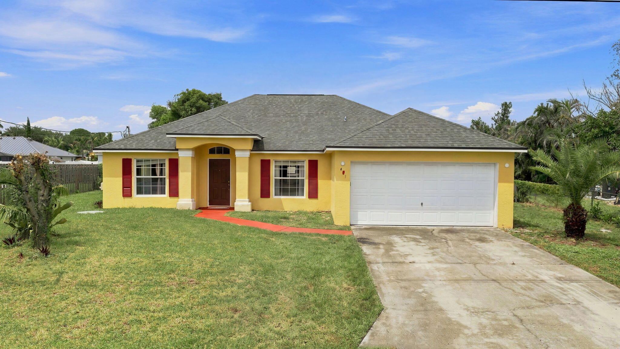 491 SW Namoit Place Property Photo 1