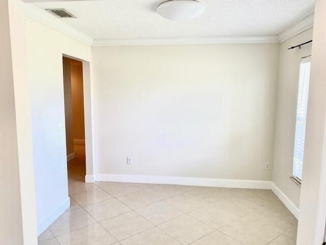 598 Nw Kingston Street Property Photo 5