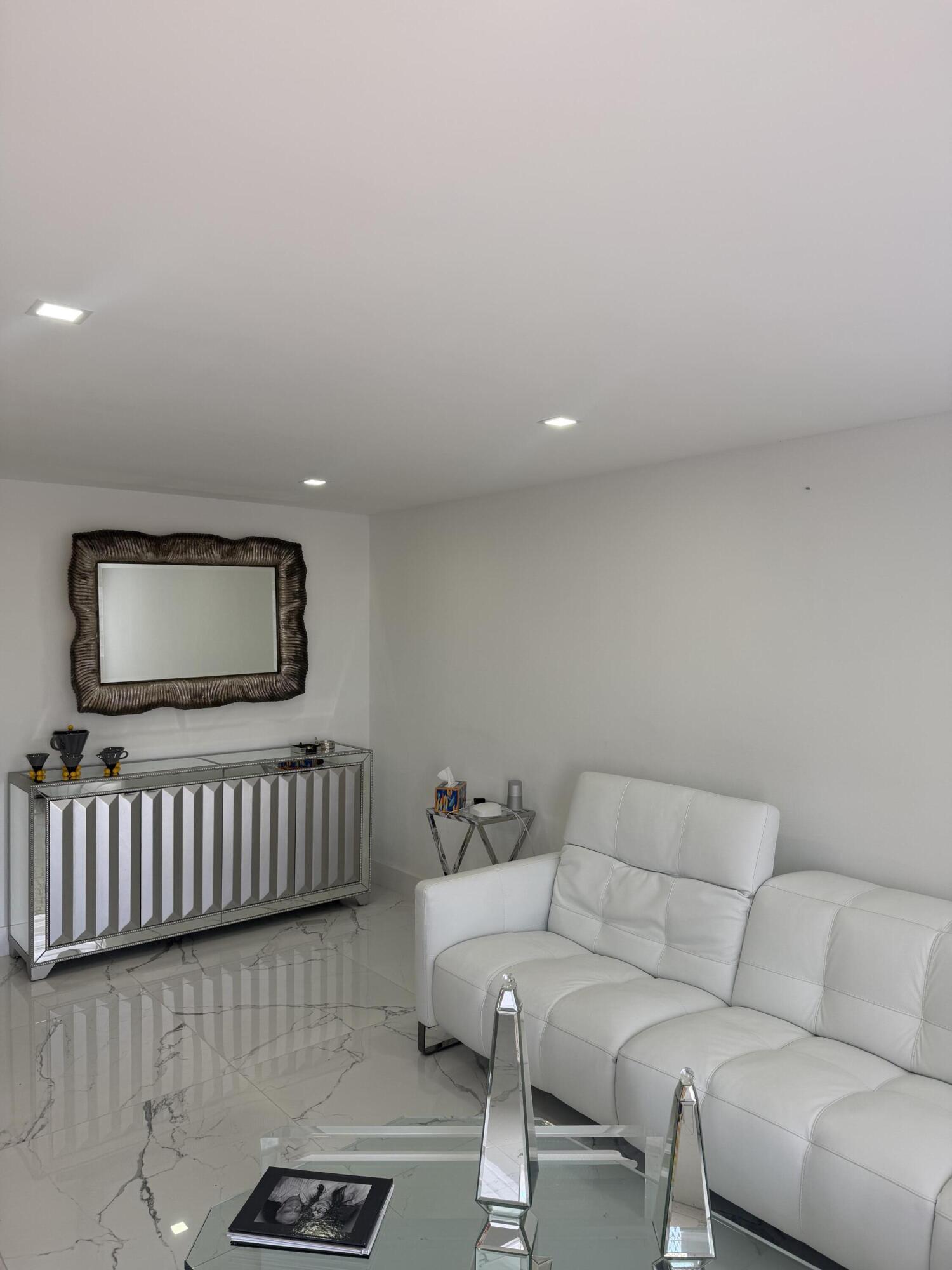 4017 Newcastle A Property Photo 2