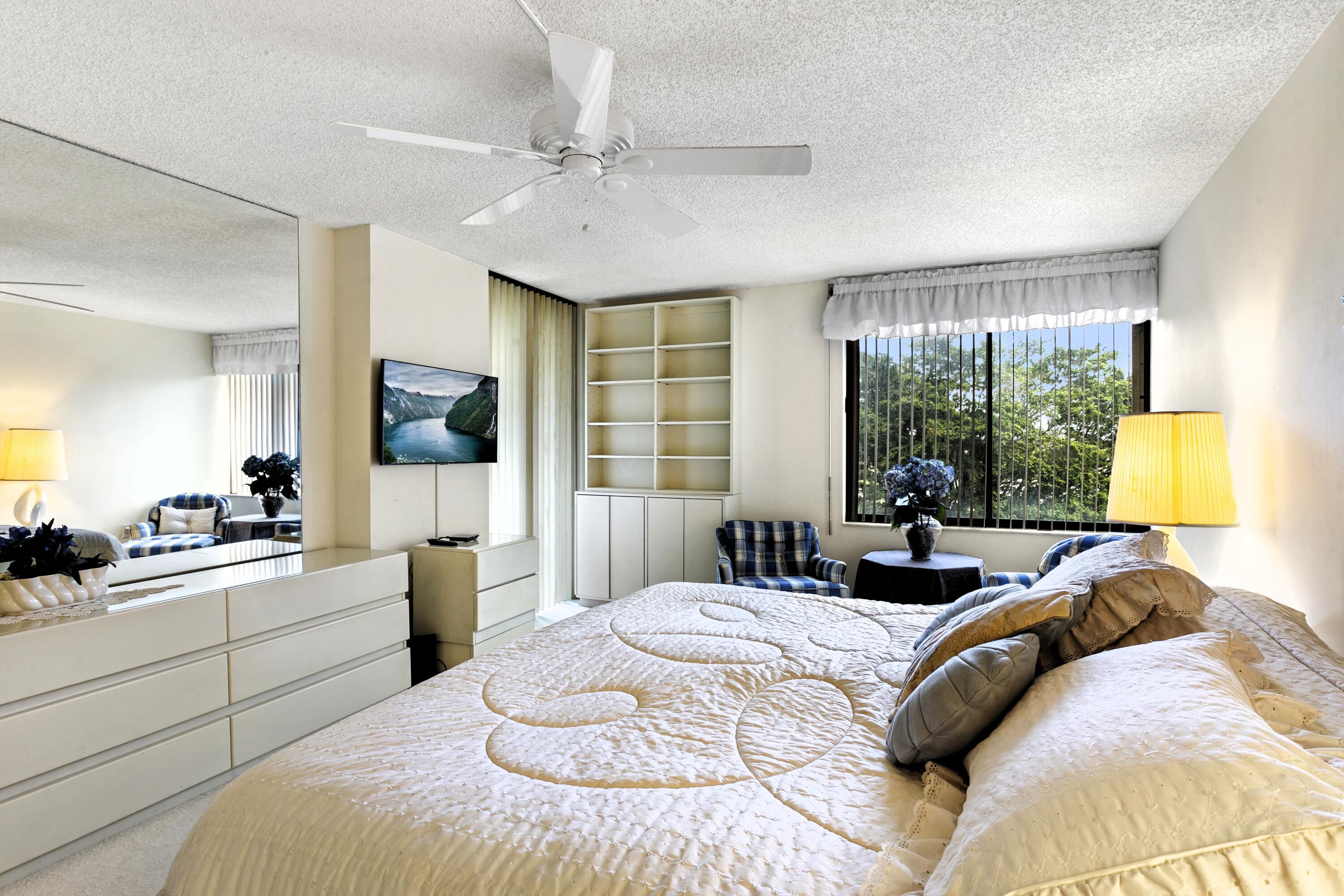 2480 Presidential Way 403 Property Photo 8