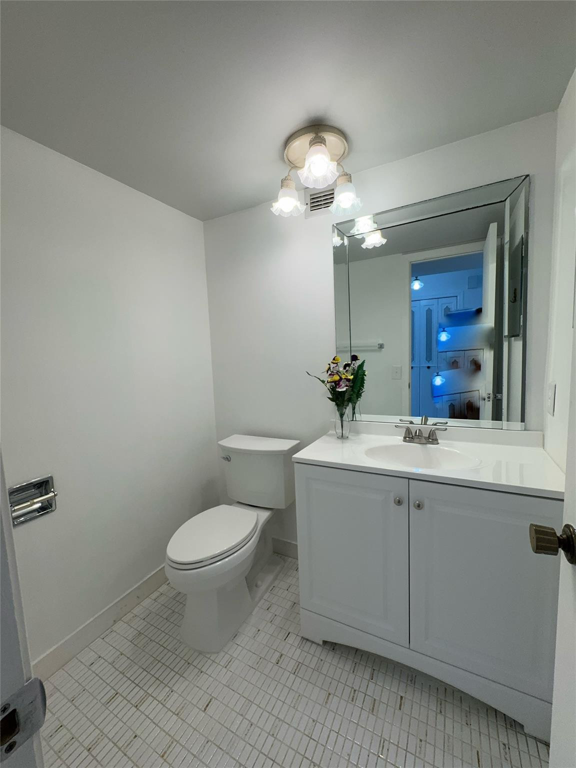 5200 N Ocean Boulevard 304 Property Photo 10