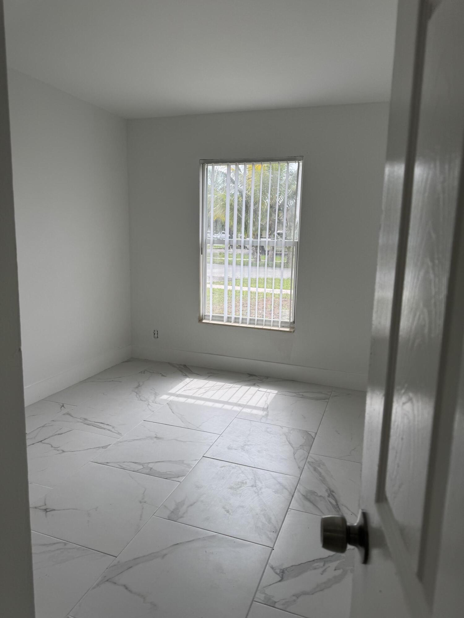 501 Sw 83rd Avenue Property Photo 8