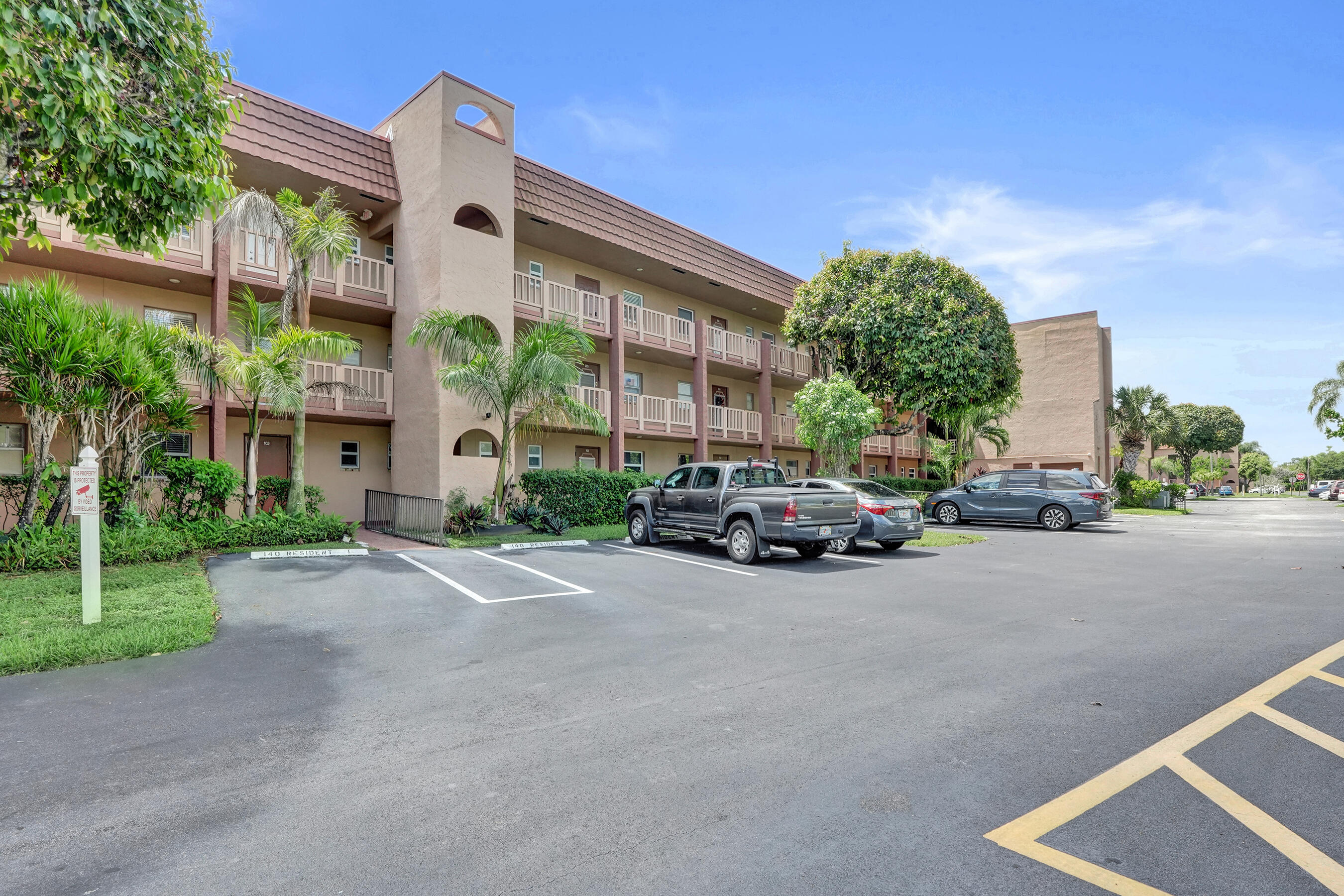 9540 Sunrise Lakes Boulevard 303 Property Photo 1