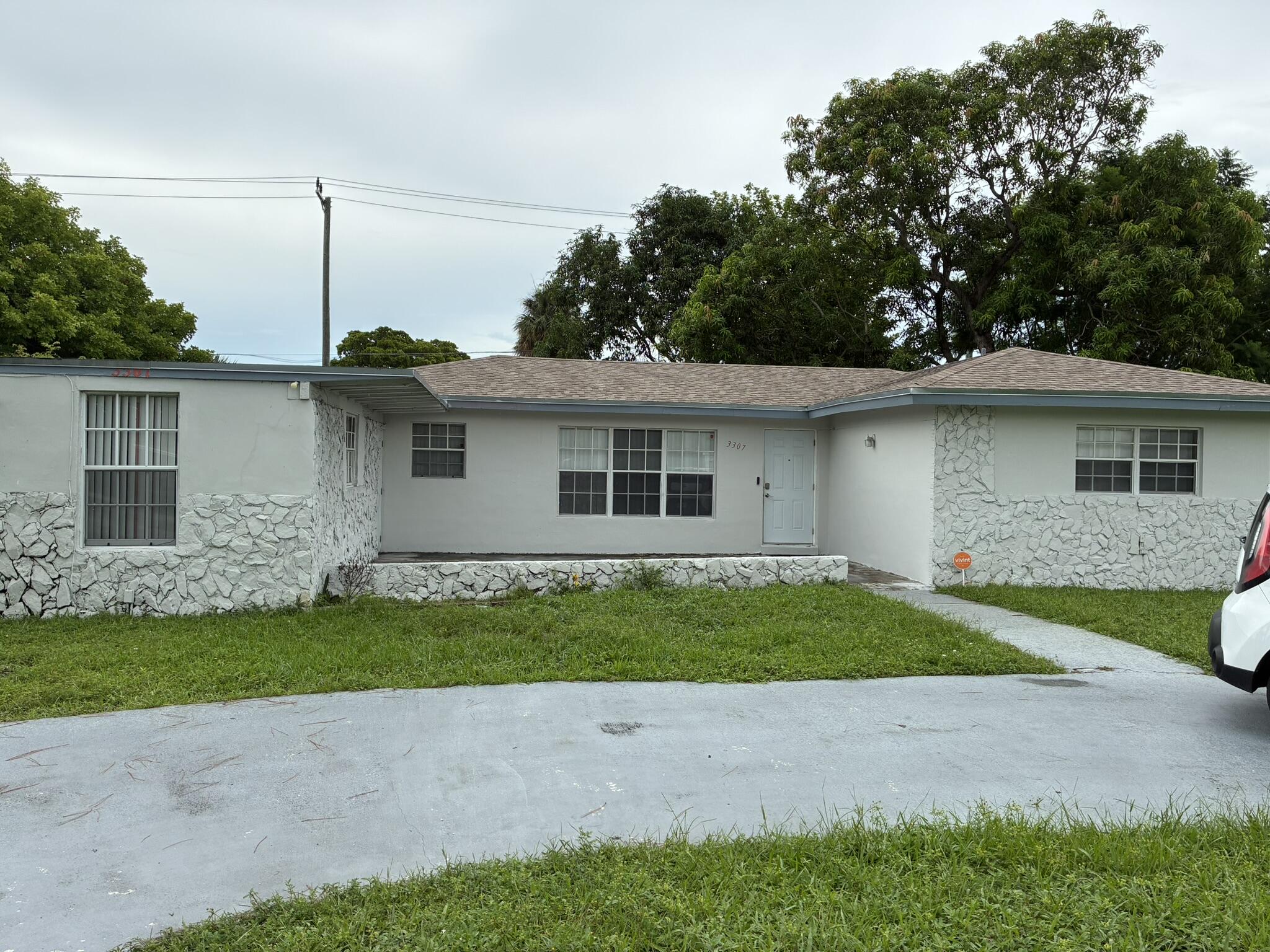 3307 AUBURN Boulevard Property Photo 1