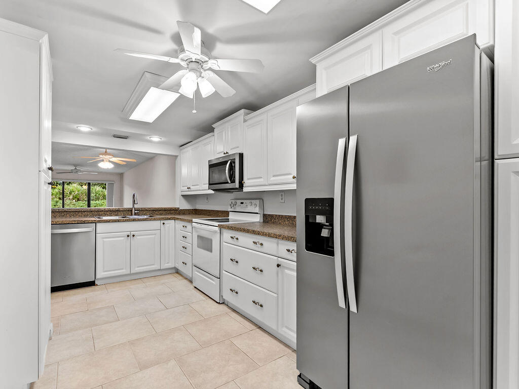 10044 S Ocean Drive 103 Property Photo 9