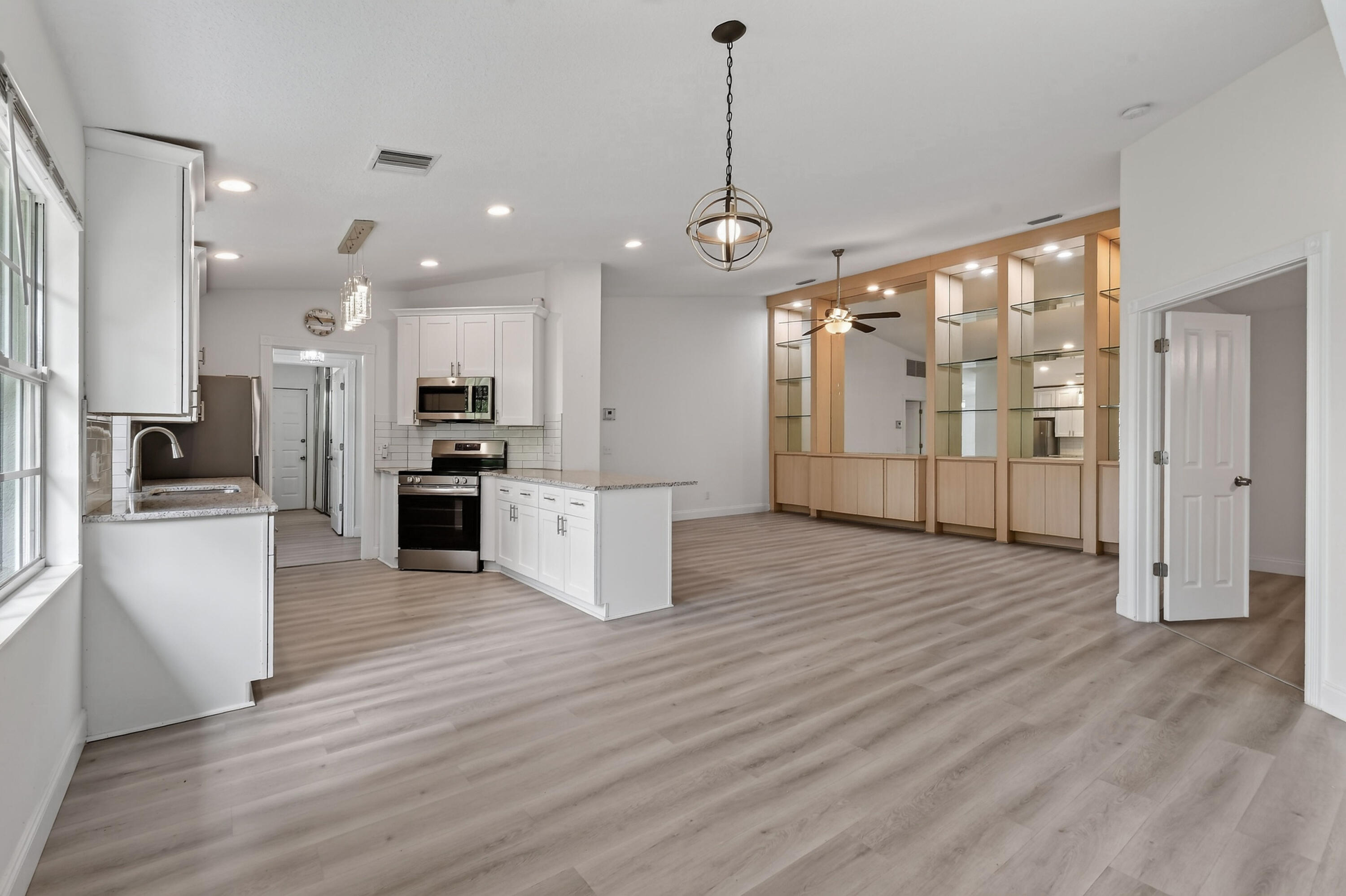 1671 Sw Waterfall Boulevard Property Photo 14