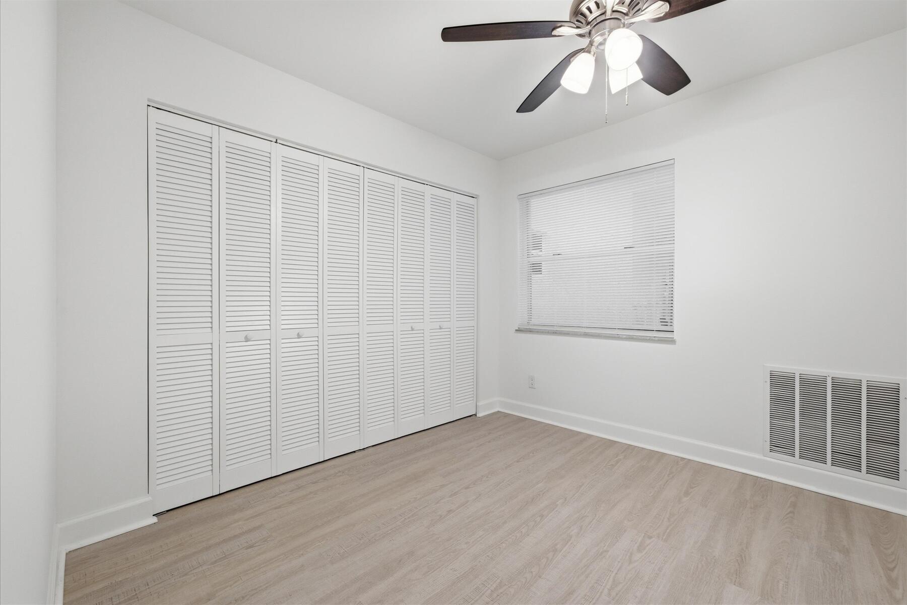 428 Grove Isle Circle 9 Property Photo 15