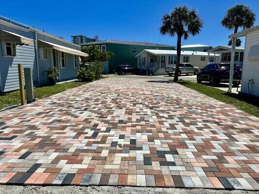 2133 Nettles Boulevard Property Photo 2