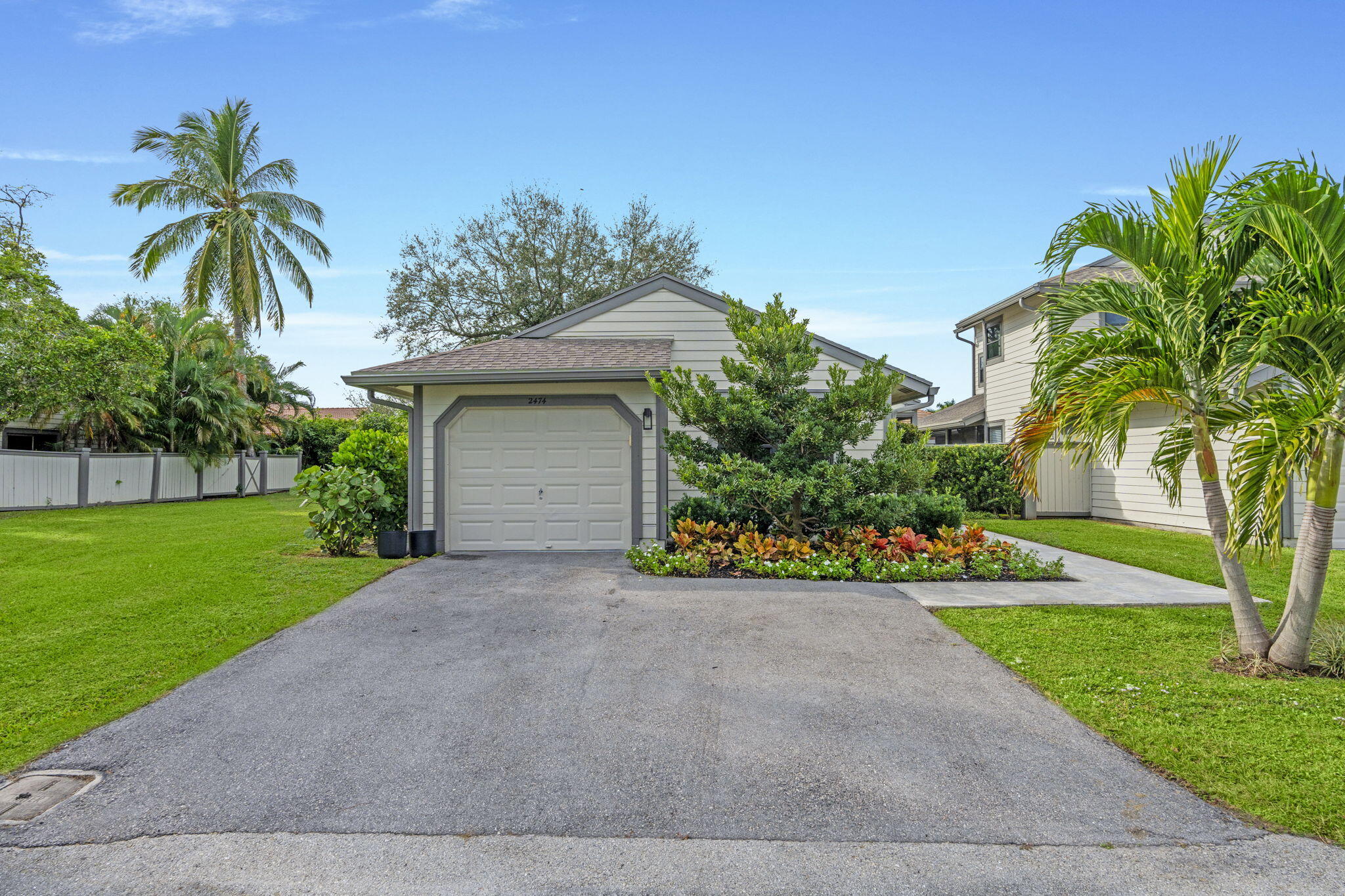 2474 Bedford Mews Drive Property Photo 1