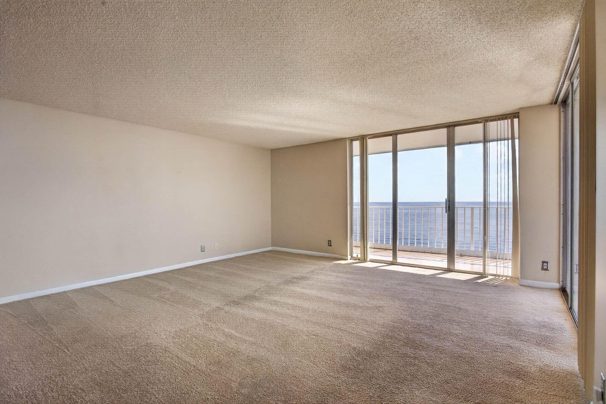 1010 S Ocean Boulevard 1601 Property Photo 8